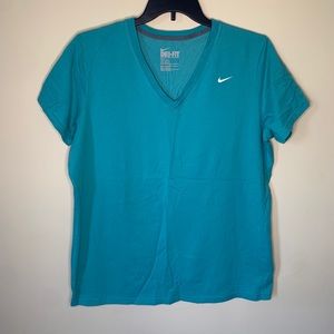 Nike Plus size v-neck T-shirt